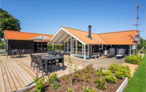 4 Bedroom Stunning Home In Hejls in Hejls